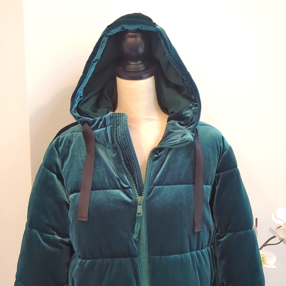 NWOT Gap Plush Velvet Evergreen Quilted Puffer Jacket - Size S - Picture 4 of 16